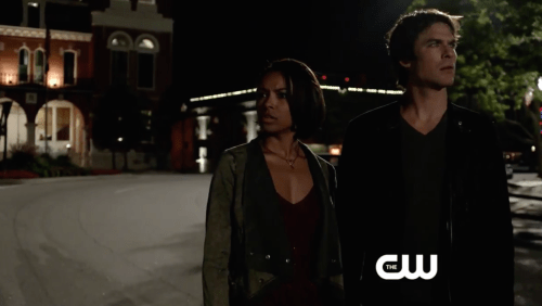 the-vampire-diaries-promo-yellow-ledbetter